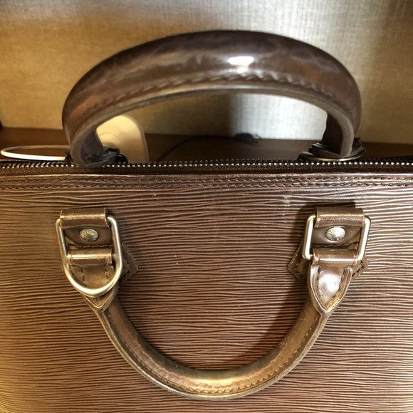 Louis Vuitton Alma PM Epi Leather - Picture 6 of 10